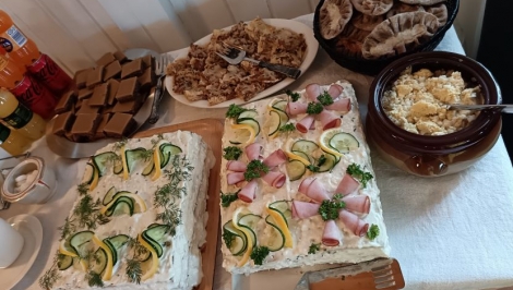 ÄITIENPÄIVÄN  Pop-Up KAKKUBUFFET 